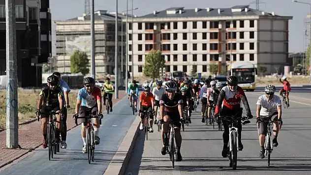 Konya'da kazada hayatını kaybeden bisikletçi için pedal çevirdiler
