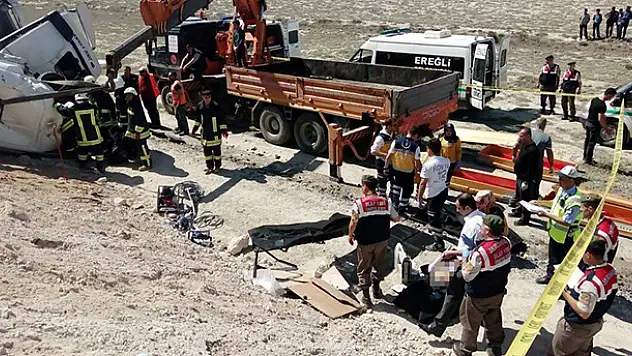 Konya'da kazada ölen 10 kişi cenazeden dönüyormuş