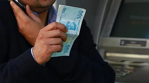 Konya'da kendilerini polis olarak tanıtan şahıslar, 2 milyon liralık ziynet eşyası ve para dolandırdı
