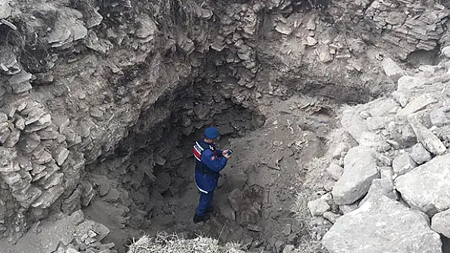 Konya'da kepçe ile kaçak kazı yapan kişi suçüstü yakalandı