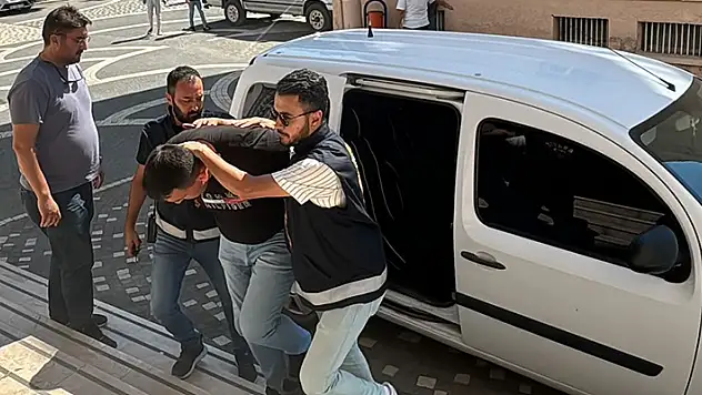 Konya'da kira anlaşmazlığı nedeniyle ev sahibi ile oğlunu öldüren uzman çavuş tutuklandı
