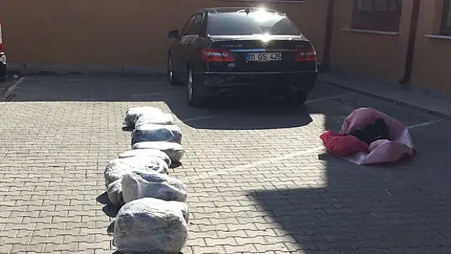 Konya'da kiralık lüks otomobille uyuşturucu sevkiyatı