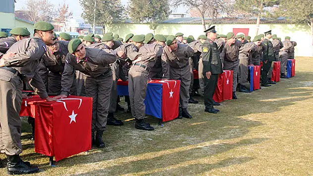 Konya'da kısa dönem erler yemin etti