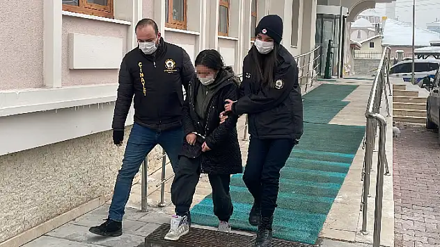 Konya'da kızının itmesi sonucu başını zemine çarpan anne öldü