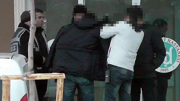 Konya'da komşu kavgası: 1'i polis 7 yaralı