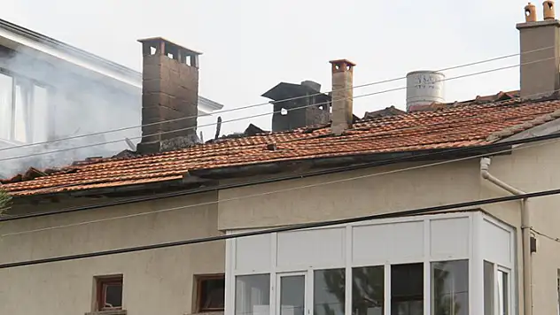 Konya'da konserve pişirmek için yakılan ateş çatıda yangın çıkardı
