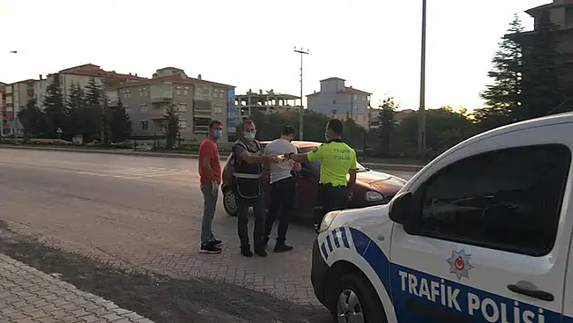 Konya'da kontrol noktasında polisin 'dur' ihtarına uymayarak kaçan otomobildeki 5 kişi kovalamaca sonucu yakalandı

