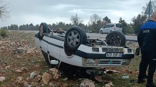 Konya'da kontrolden çıkan araç araziye uçtu