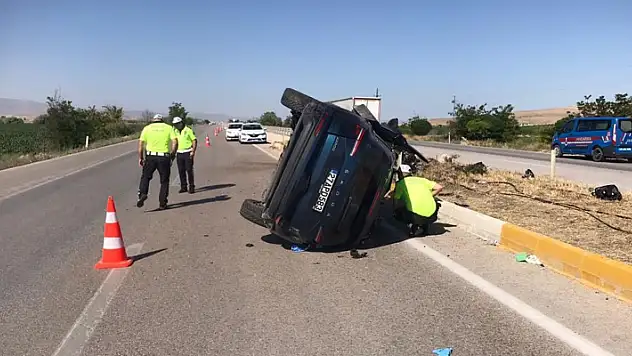 Konya'da kontrolden çıkan cip takla attı: 3 yaralı
