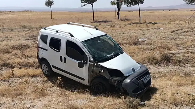 Konya'da kontrolden çıkan hafif ticari araç takla attı: 1 yaralı
