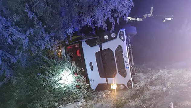 Konya'da kontrolden çıkan kamyon devrildi: 1 yaralı
