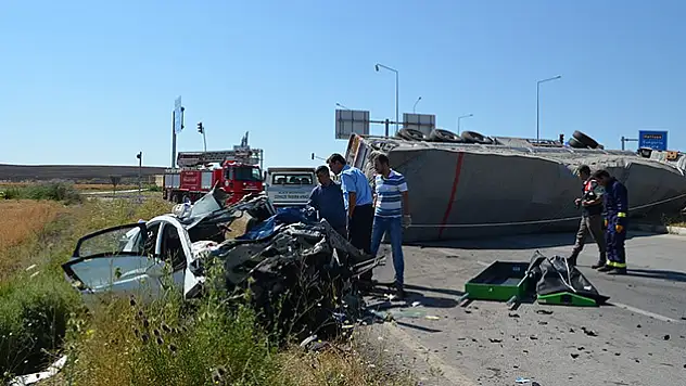 Konya'da kontrolden çıkan otomobil bariyerlere çarptı: 1 yaralı

