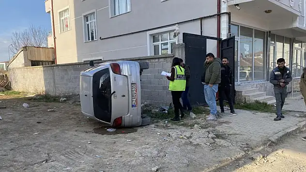Konya'da kontrolden çıkan otomobil devrildi: 1 yaralı

