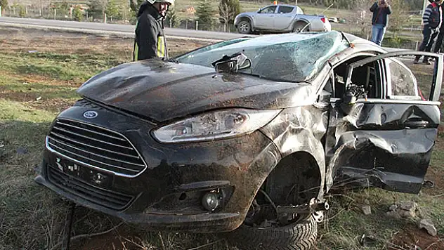 Konya'da kontrolden çıkan otomobil devrildi: 1 yaralı
