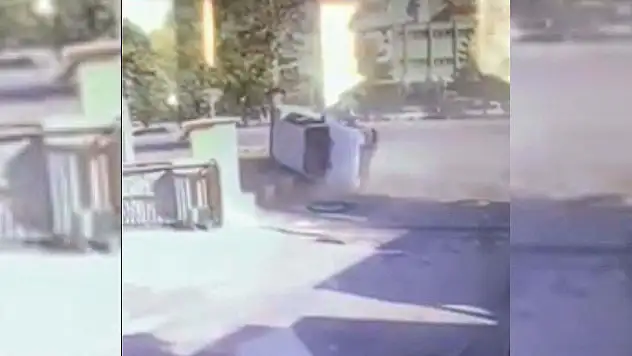Konya'da kontrolden çıkan otomobil kaldırıma devrildi: 4 yaralı