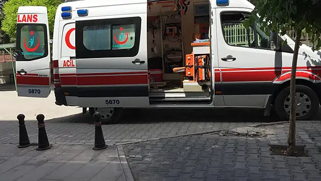 Konya'da kontrolden çıkan otomobil takla attı: 2 yaralı
