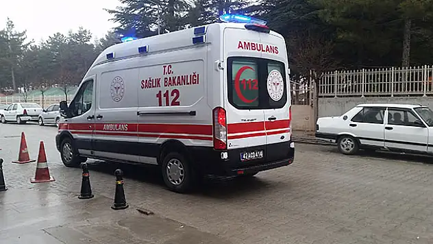 Konya'da kontrolden çıkan otomobil takla attı: 3 yaralı