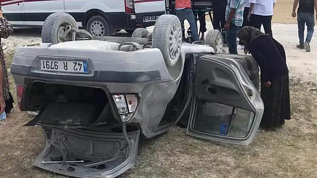 Konya'da kontrolden çıkan otomobil takla attı: 2 yaralı
