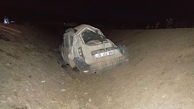 Konya'da köpeğe çarpan otomobil şarampole yuvarlandı: 1 ölü, 4 yaralı