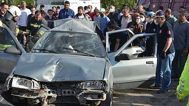 Konya'da köpeği ezmemek için manevra yapan sürücü iki araca çarptı: 4 yaralı