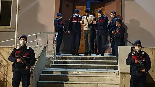 Konya'da 'köpeklerin dövüşmesi' nedeniyle baba ve oğlunu öldüren şüpheli tutuklandı