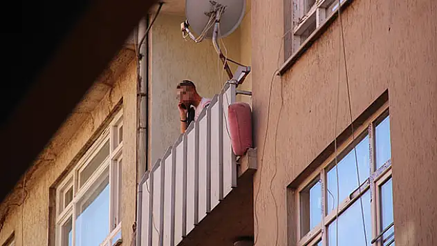 Konya'da korku dolu anlar! Annesi ile kız kardeşini rehin aldı