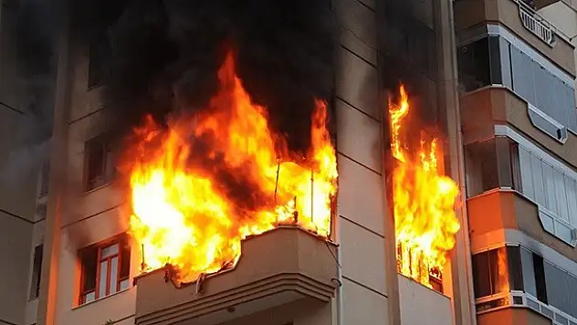 Konya'da korkutan yangın paniğe neden oldu
