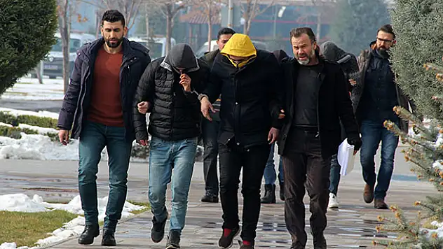 Konya'da korna hırsızları tutuklandı