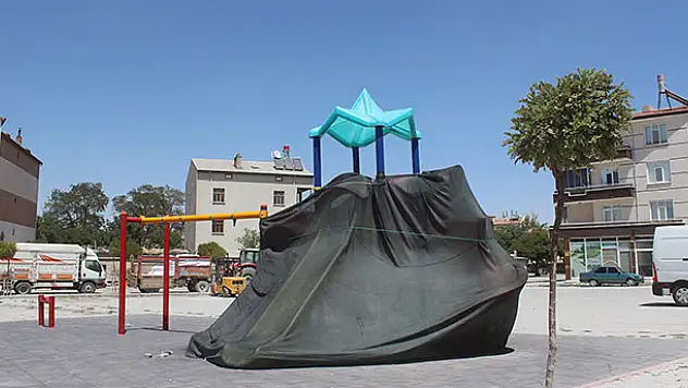 Konya'da koronavirüs tedbirleri kapsamında oyun parkları çadırla kapatıldı