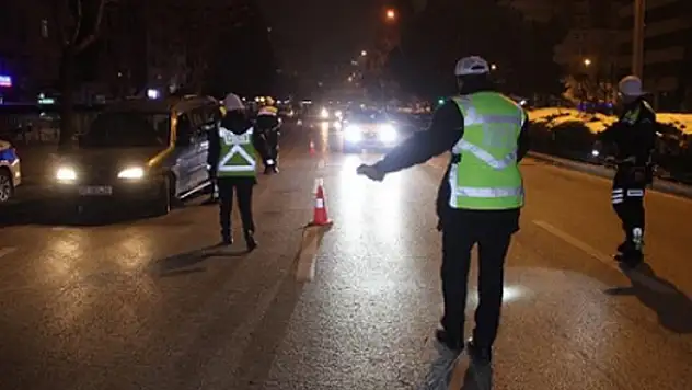 Konya'da Kovid-19 tedbirlerine uymayan 515 kişiye ceza kesildi