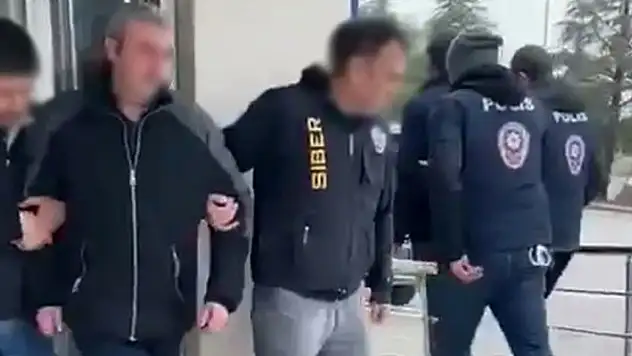 Konya'da 'Kredi vereceğiz' diyerek dolandırıcılık yapan 3 kişi yakalandı
