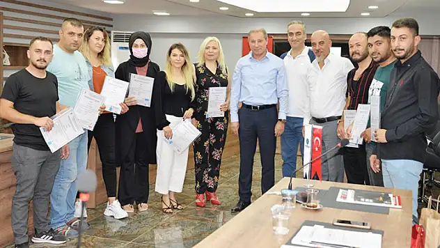 Konya'da kuaförler, mesleki yeterlilik belgelerini aldı
