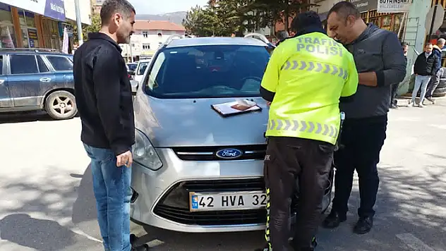 Konya'da kullandığı motosiklet otomobille çarpışan lise öğrencisi yaralandı