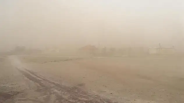 Konya'da kum fırtınası kazalara sebep oldu: 7 yaralı
