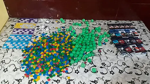 Konya'da kumar baskını ekmeğin içinden çıkanlar şaşırttı