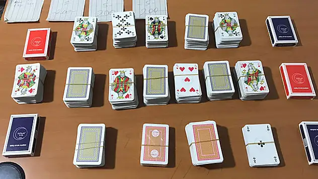 Konya'da kumar oynayan 11 kişiye 37 bin 800 lira ceza