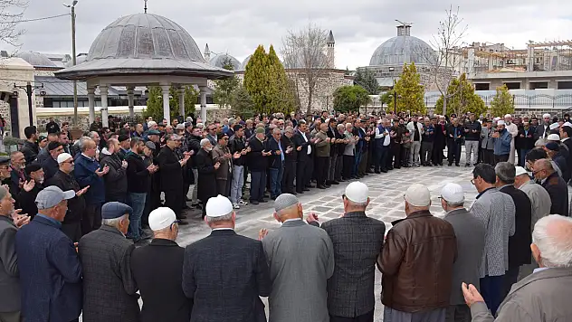 Konya'da kutsal topraklara dualarla uğurlandılar