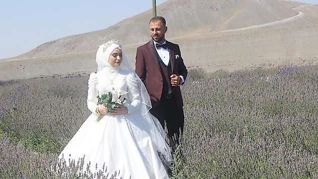 Konya'da lavanta bahçeleri gelin ve damatların uğrak noktası oldu
