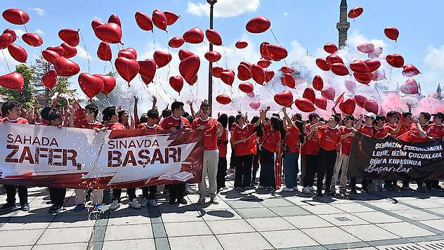 Konya'da LGS adaylarından Milli takıma destek