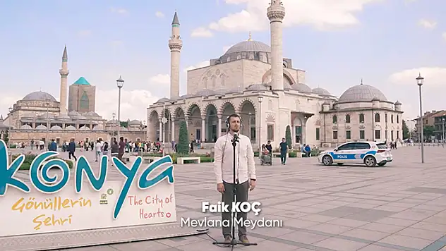 Konya'da Lise Medeniyet Akademisi öğrencileri  Neşet Ertaş'ı kendi türküsüyle andı