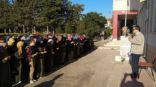 Konya'da lise öğrencilerinden Barış Pınarı Harekatı'na destek