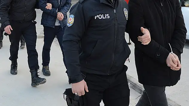 Konya'da lise öğrencisini darbettikleri iddiasıyla 3 zanlı gözaltına alındı
