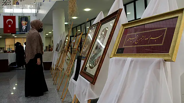 Konya'da liseli gençler Şebi-i Arus temalı sanat sergisi düzenledi
