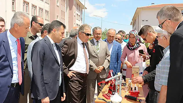 Konya'da liseli öğrencilerden bilim sergisi