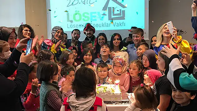 Konya'da Lösemili çocukların 23 Nisan sevinci