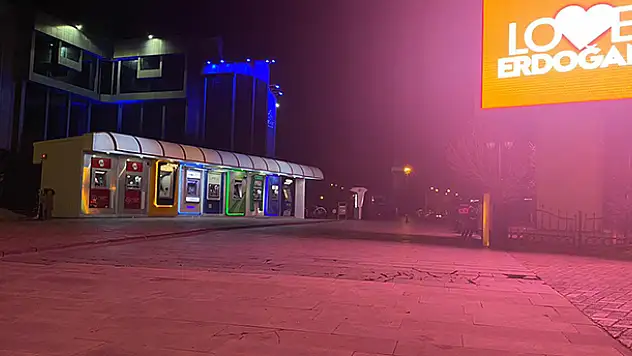 Konya'da 'Love Erdoğan' görseli LED ekranlara yansıtıldı