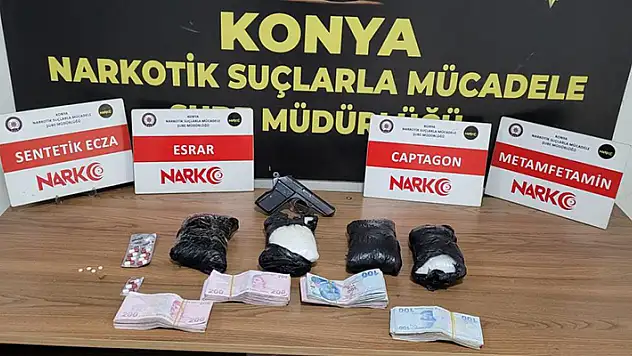 Konya'da lüks araçta zulalanmış uyuşturucu ele geçirildi: 2 kişi tutuklandı
