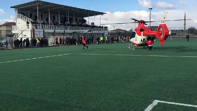 Konya'da maç sırasında helikopter ambulans sahaya indi
