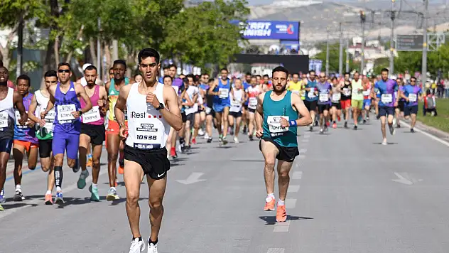 Konya'da maratonun en etkileyici kareleri aranıyor