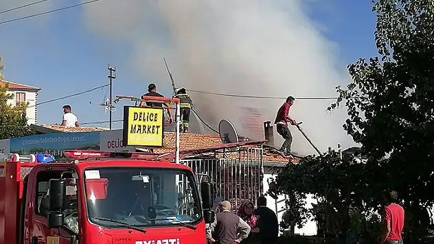 Konya'da markette çıkan yangını itfaiye ekipleri söndürdü
